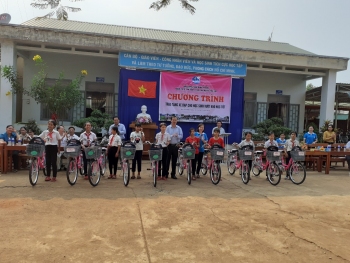 Niềm vui cho các em đến trường