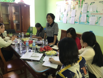 HỘI LHPN TỈNH BÌNH PHƯỚC THĂM VÀ LÀM VIỆC VỚI CHI HỘI PHỤ NỮ TRONG CÁC TRƯỜNG MẦM NON TƯ THỤC TRÊN ĐỊA BÀN TỈNH