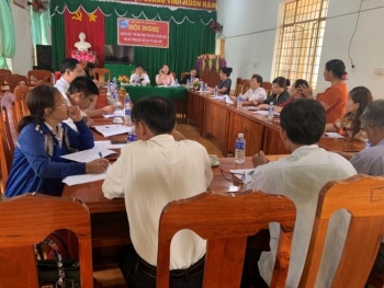 HỘI NGHỊ CHUYÊN ĐỀ  “TÌM GIẢI PHÁP THU HÚT PHỤ NỮ TRONG ĐỘ TUỔI THAM GIA TỔ CHỨC HỘI” TẠI HỘI LHPN XÃ LONG HƯNG, HUYỆN PHÚ RIỀNG