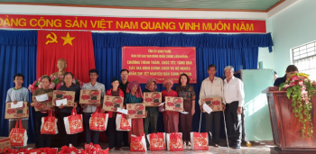 BAN VẬN ĐỘNG QUẦN CHÚNG LIÊN NGÀNH TỈNH  THĂM, CHÚC TẾT 108 HỘ GIA ĐÌNH TẠI HUYỆN BÙ GIA MẬP,  HUYỆN LỘC NINH NHÂN DỊP TẾT NGUYÊN ĐÁN CANH TÝ NĂM 2020