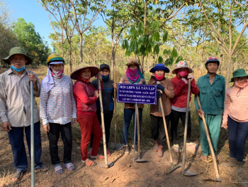 HỘI VIÊN PHỤ NỮ VỚI “NGÀY CHỦ NHẬT XANH - SẠCH”