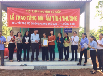 HỘI LHPN HUYỆN BÙ ĐỐP TRAO TẶNG  MÁI ẤM TÌNH THƯƠNG CHO PHỤ NỮ NGHÈO