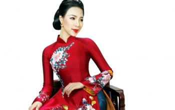 Khai mạc Triển lãm Áo dài và Hoa mừng Xuân Canh Tý