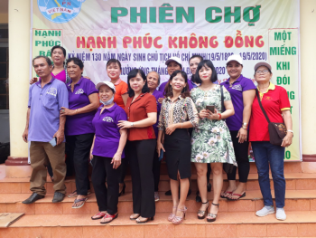 HỘI LHPN HUYỆN BÙ ĐĂNG TỔ CHỨC PHIÊN CHỢ “ HẠNH PHÚC KHÔNG ĐỒNG”