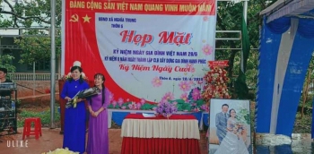 Câu lạc bộ xây dựng gia đình hạnh phúc  Tổ chức họp mặt kỷ niệm ngày gia đìnhViệt Nam 28/6 và 08 năm thành lập CLB