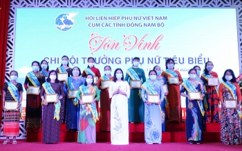 TÔN VINH 50 TRÁI TIM ĐẦY NHIỆT HUYẾT VỚI CÔNG TÁC HỘI
