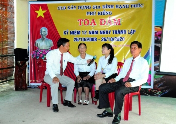 Câu Lạc bộ xây dựng gia đình hạnh phúc xã Phú Riềng tổ chức tọa đàm  nhân kỷ niệm 12 năm thành lập (26/10/2008 – 26/10/2020)