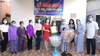 HỘI LIÊN HIỆP PHỤ NỮ XÃ MINH LONG, HUYỆN CHƠN THÀNH BÀN GIAO NHÀ TÌNH THƯƠNG