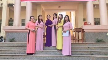 RỰC RỠ SẮC MÀU ÁO DÀI HƯỞNG ỨNG TUẦN LỄ ÁO DÀI VIỆT NAM NĂM 2021