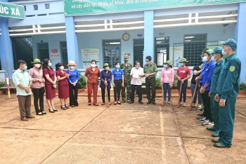 LỰC LƯỢNG CÁN BỘ HỘI VIÊN PHỤ NỮ THỊ XÃ BÌNH LONG TÌNH NGUYỆN THAM GIA CÔNG TÁC CHUẨN BỊ THÀNH LẬP KHU CÁCH LY