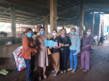 HỘI LIÊN HIỆP PHỤ NỮ (LHPN) XÃ PHƯỚC TÂN TRAO PHƯƠNG TIỆN SINH KẾ CHO HỘI VIÊN CO HOÀN CẢNH KHÓ KHĂN