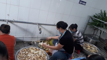 CHUYỆN VỀ NỮ HIỆU TRƯỞNG TRONG CÔNG TÁC  PHÒNG CHỐNG DỊCH COVID-19