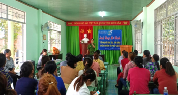 Mô hình “Tổ phụ nữ dân tộc, tôn giáo với tuyên truyền pháp luật” ấp 2, xã Minh Lập tổ chức sinh hoạt định kỳ