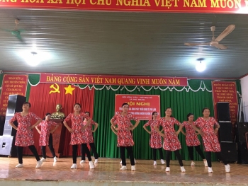 Câu lạc bộ gia đình phát triển kinh tế thôn Phú Lâm, xã Phú Trung  tổ chức kỷ niệm 21 năm ngày Gia đình Việt Nam 28/6