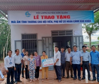 Hội LHPN huyện Hớn Quản bàn giao mái ấm tình thương cho hội viên phụ nữ có hoàn cảnh khó khăn