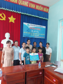Chương trình “Mẹ đỡ đầu” - điểm tựa cho trẻ em mồ côi