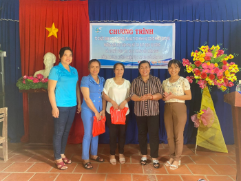 Hội LHPN phường Tân Đồng:  Ra mắt mô hình “Nữ công nhân cạo mủ cao su”