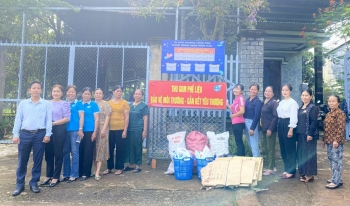 Hội LHPN xã Bù Nho hưởng ứng phong trào “Phụ nữ với phong trào xây dựng khu dân cư sạch mọi nơi, đẹp mọi chỗ”