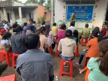 Hội LHPN xã Thanh An tổ chức truyền thông, phổ biến pháp luật  trong vùng đồng bào dân tộc thiểu số
