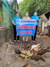 Hội LHPN phường Tân Bình tặng sổ tiết kiệm và  phương tiện sinh kế cho hội viên, phụ nữ có hoàn cảnh khó khăn