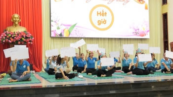 Phụ nữ Hớn Quản sôi nổi hội thi “Rung chuông vàng” và Chương trình giao lưu dân vũ năm 2022