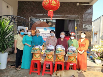 Gương điển hình chị Phan Thị Hồng Thu - bông hoa xinh đẹp  có tấm lòng nhân ái