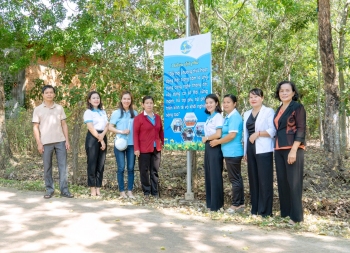 Trao tặng hệ thống pano tuyên truyền trực quan  cho cán bộ và Nhân dân ấp An Sơn, xã Thanh An