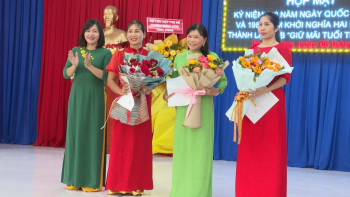 Gương phụ nữ điển hình làm kinh tế giỏi