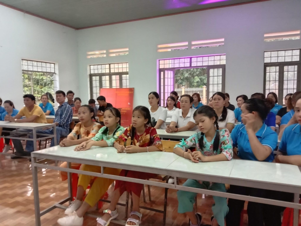 Phụ nữ xã Lộc Thuận tổ chức nói chuyện chuyên đề