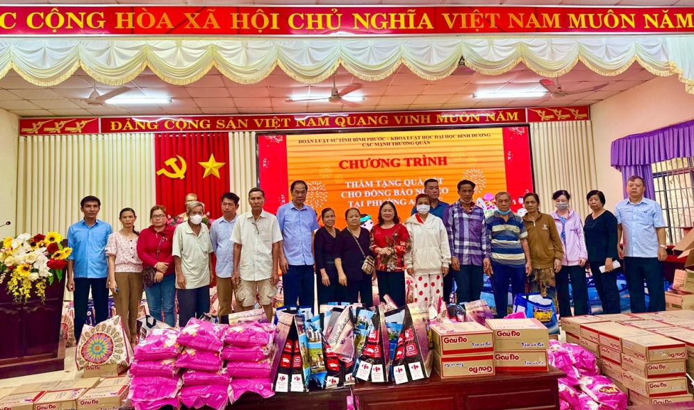 Hội LHPN phường An Lộc tổ chức chương trình tặng quà Tết Giáp Thìn năm 2024