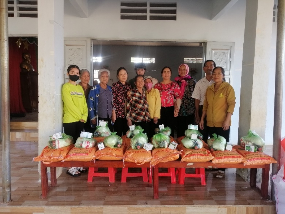Hội LHPN xã An Phú chung tay giúp đỡ gia đình hội viên phụ nữ khó khăn trước thềm Tết Nguyên Đán