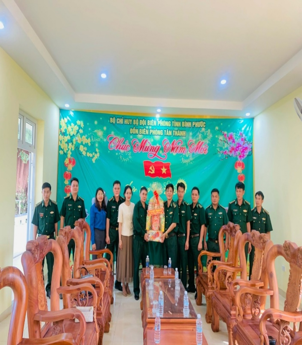 Thăm, chúc tết lực lượng vũ trang huyện Bù Đốp trước thềm tết Nguyên Đán năm 2024
