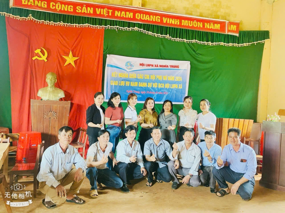 Nghĩa Trung: Giao lưu với Hội viên nam danh dự