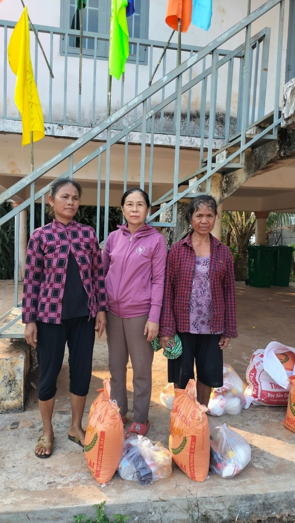 Phụ nữ xã Phước An đẩy mạnh tinh thần  “Triệu phần quà, san sẻ yêu thương”