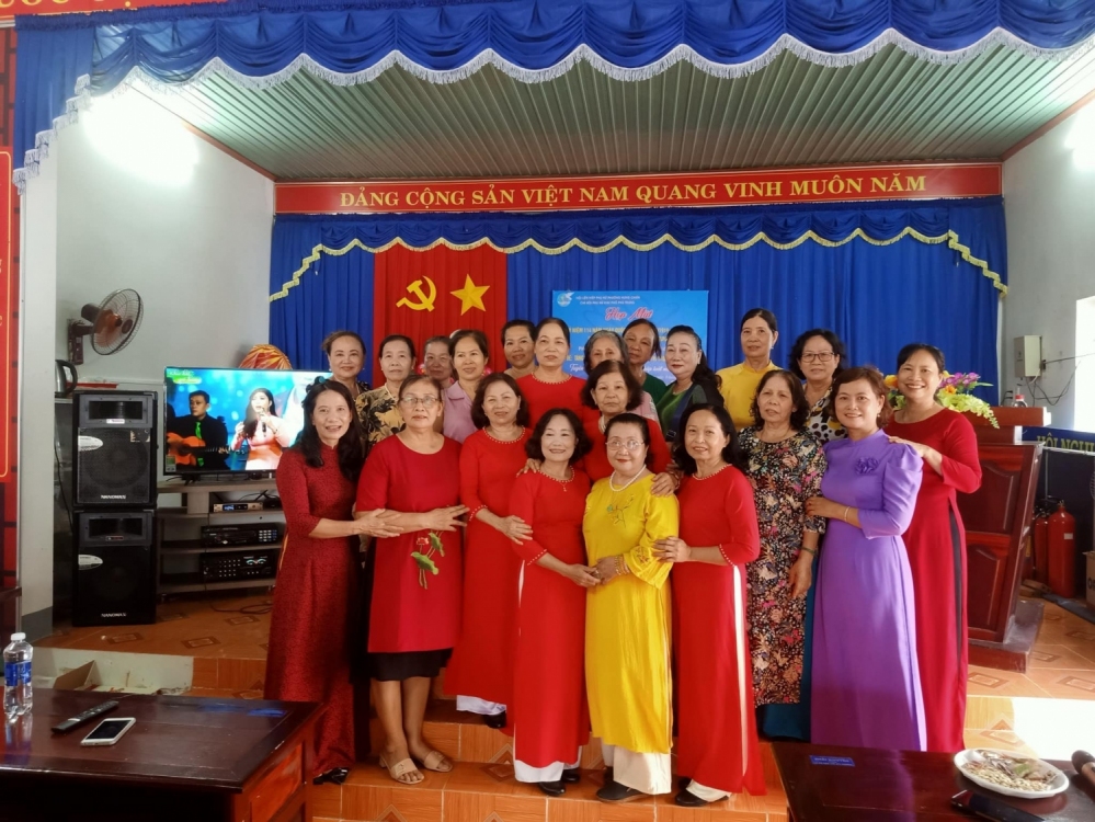 04 chi hội phụ nữ trực thuộc Hội LHPN phường Hưng Chiến tổ chức họp mặt kỷ niệm 114 năm Ngày Quốc tế phụ nữ 8/3 (8.3.1910 - 8.3.2024) và 1984 năm khởi nghĩa Hai Bà Trưng