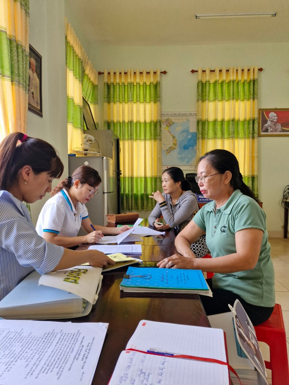 Hội LHPN thị xã Phước Long kiểm tra, giám sát hoạt động ủy thác tháng 4 năm 2024