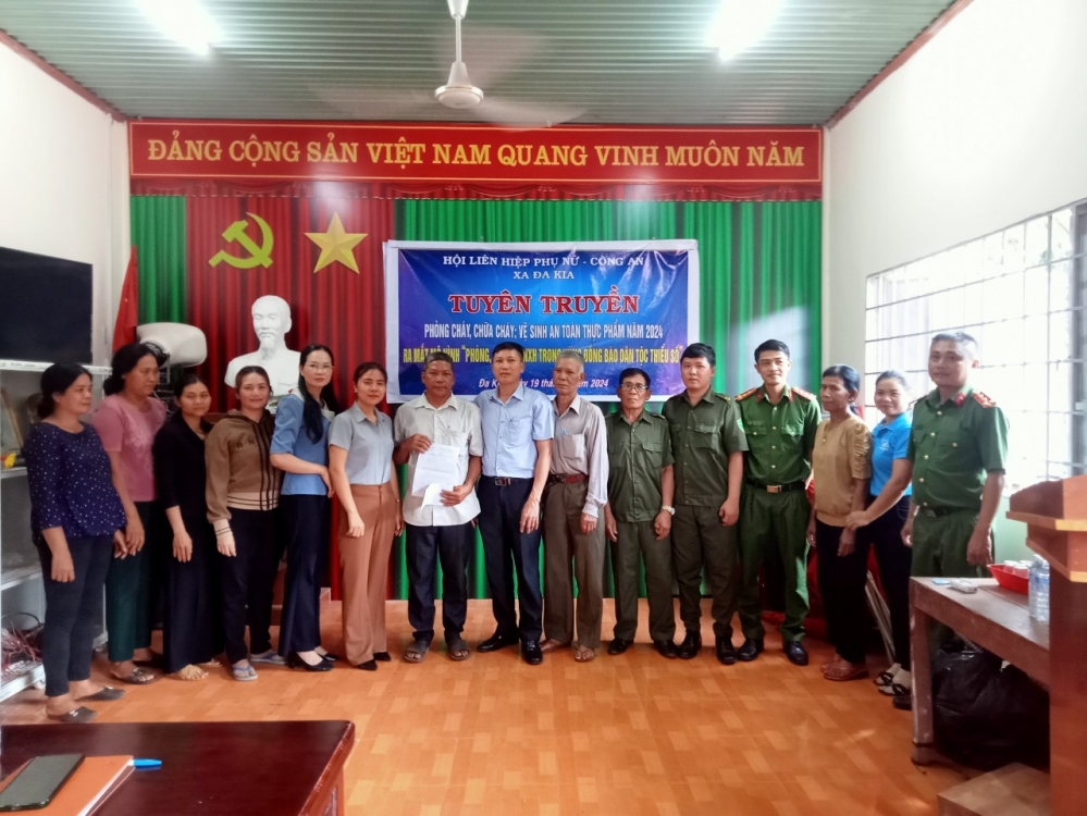 Ra mắt mô hình "Tổ an ninh trật tự trong vùng đồng bào dân tộc thiểu số”