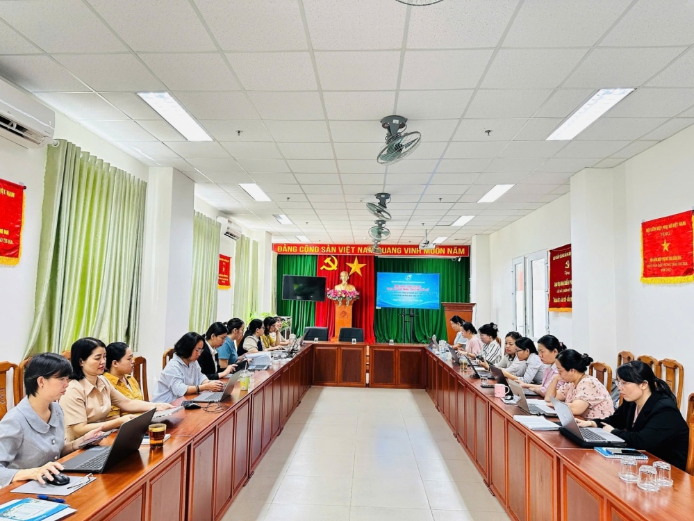 Sinh hoạt Câu lạc bộ "Phụ nữ giúp nhau chuyển đổi số" với chủ đề "Ứng dụng các công cụ Google và Trí tuệ nhân tạo (AI) trong nâng cao hiệu quả công tác Hội