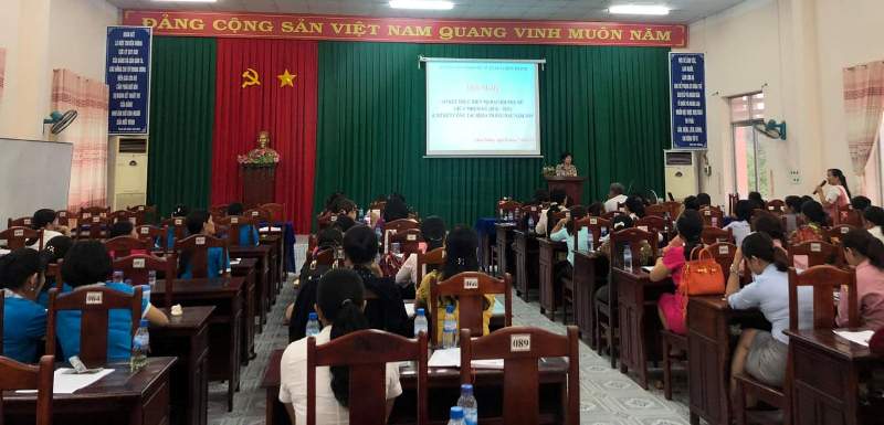 Hội LHPN xã Minh Hưng đóng góp ý kiến thảo luận tại Hội nghị 