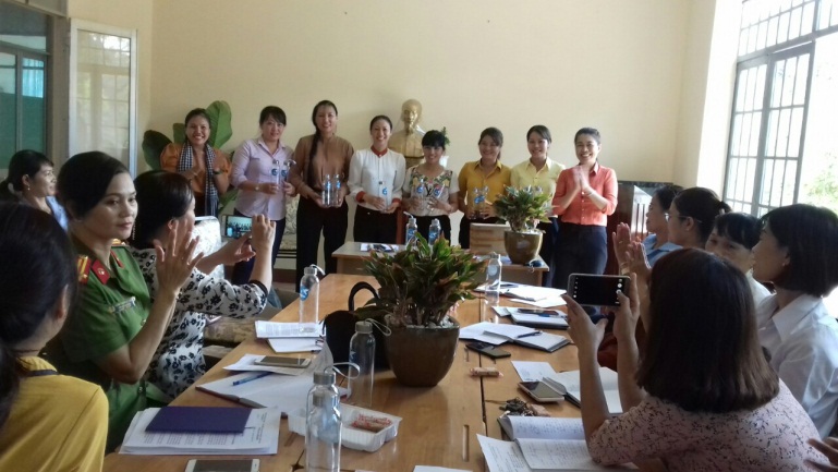 HỘI LHPN LỘC NINH VỚI MÔ HÌNH VĂN PHÒNG XANH VÀ PHONG TRÀO PHỤ NỮ LỘC NINH VÌ MỘT MÔI TRƯỜNG           KHÔNG RÁC THẢI NHỰA, XANH, SẠCH