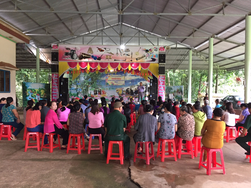 Đ/c Phạm Tân - Phó Giám đốc Trung tâm cai nghiện ma túy tỉnh  truyền thông kiến thức về phòng, chống xâm hại trẻ em