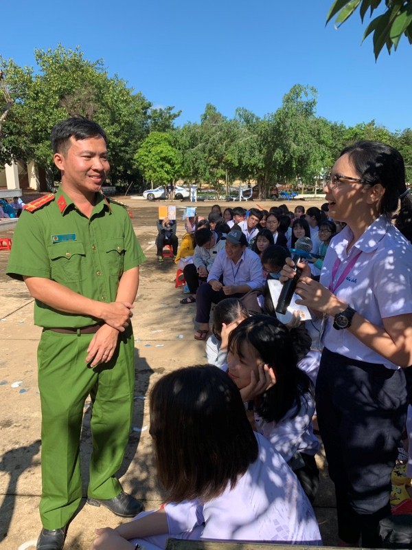 11 10 2 hoi pn cong an tinh to chuc tuyen truyen phap luat ve bao ve moi truong tai truong chuyen binh long