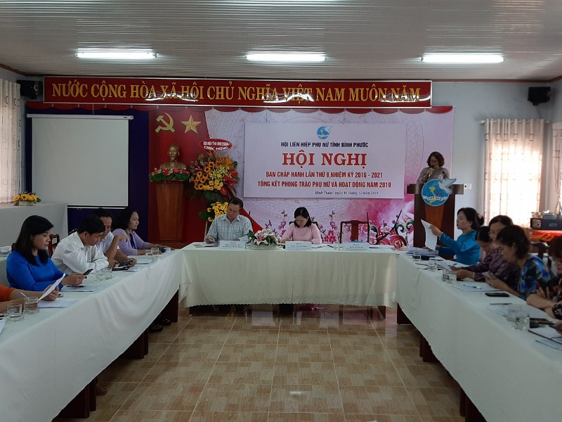 chi nga phat bieu tai hoi nghi bch